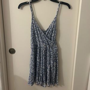 Tillys Floral Romper With Pockets!
